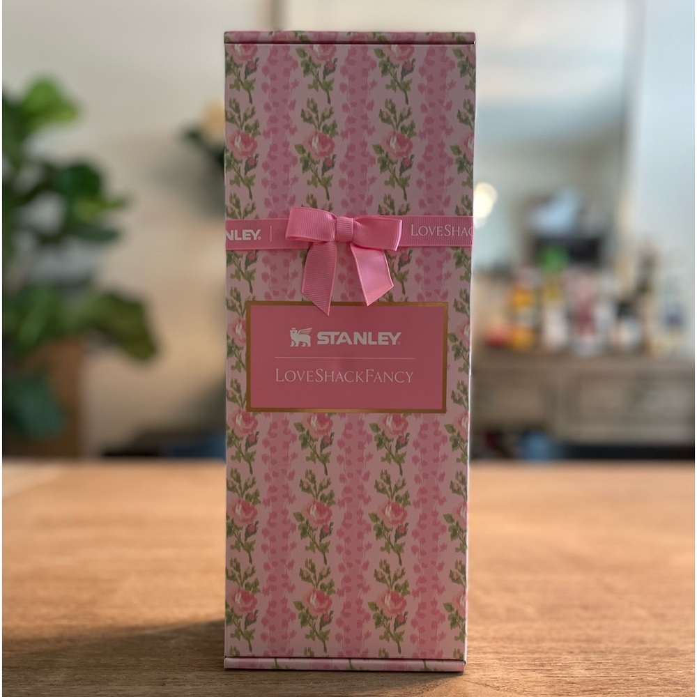The Stanley X LoveShackFancy All Day Slim Bottle | 12 Oz

Brand new - Picture 2 of 5